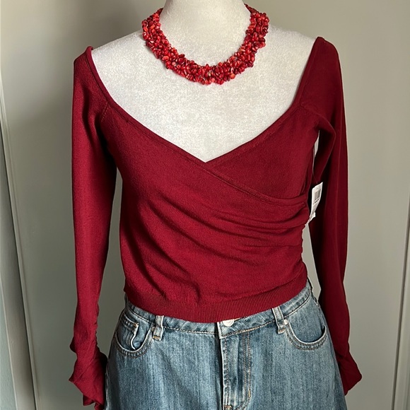 New Windsor Red Surplice V-Neck Long Sleeve Crop Sweater Top - Picture 1 of 7